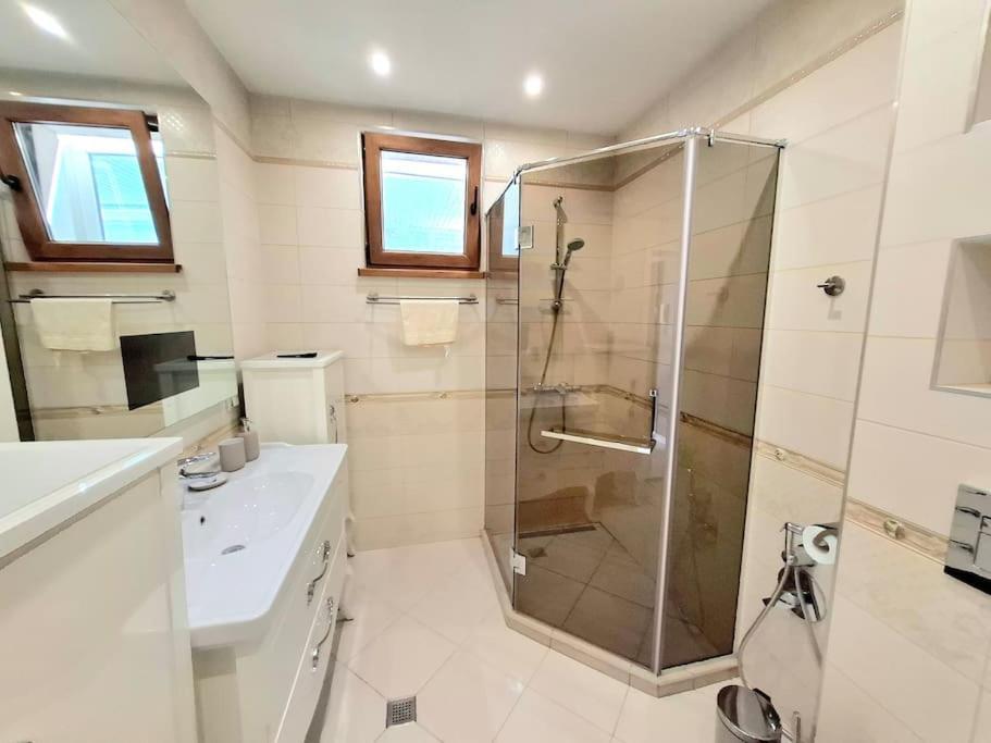 Spacious Prestige Penthouse Varna Exterior photo