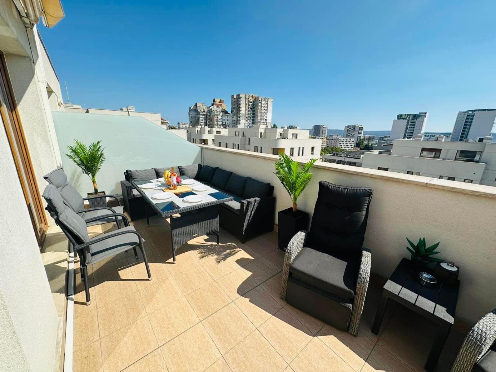 Spacious Prestige Penthouse Varna Exterior photo