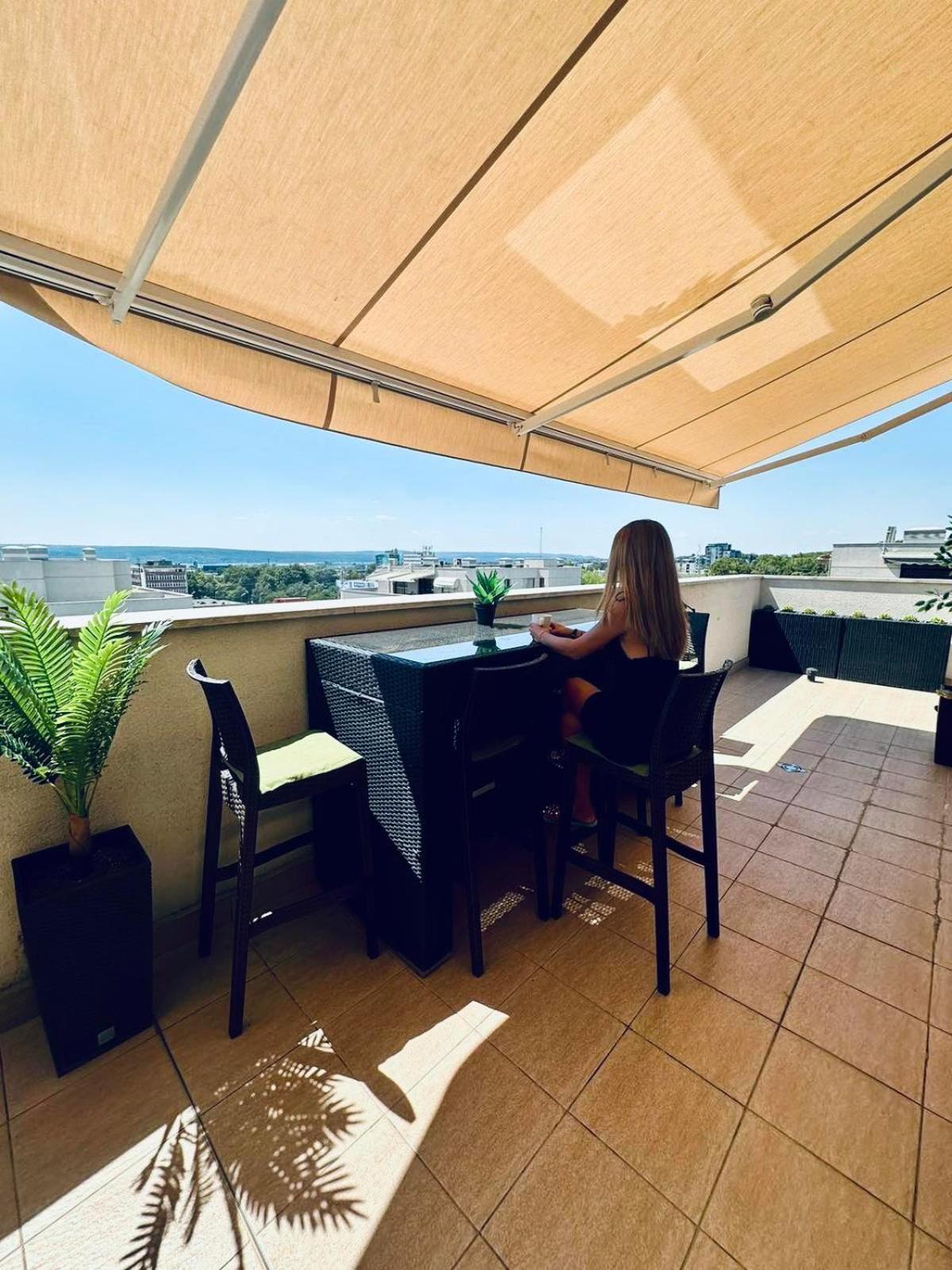 Spacious Prestige Penthouse Varna Exterior photo